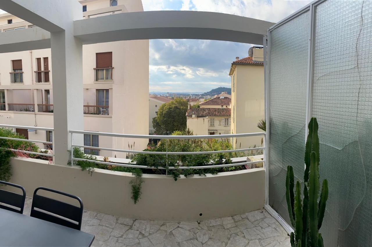 Terrasse Plein Sud - Chaleureux En Centre Ville Hyères Exterior foto
